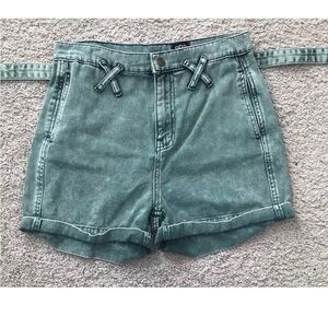 BDG URBAN OUTFITTERS BELTED GREEN DENIM CUFFED SHORTS WOMENS 24